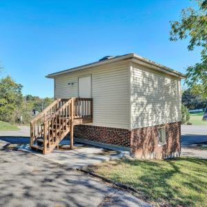 Photo #33 of 7760 Williamson Road, Roanoke, VA 0.4 acres