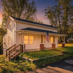 Photo #2 of 212 Winston Ridge Road, Lynchburg, VA 0.8 acres