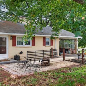 Photo #6 of 1419 Nelson Drive, Lynchburg, VA 0.7 acres