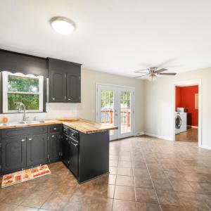 Photo #8 of 1109 Gallows Road, Gretna, VA 0.6 acres
