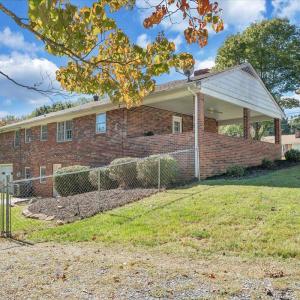 Photo #3 of 16 Wellington Drive, Lynchburg, VA 0.9 acres