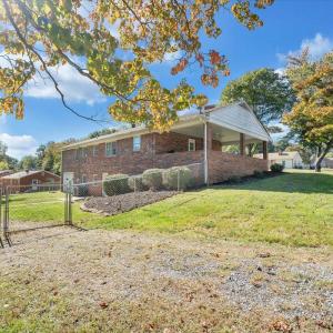 Photo #4 of 16 Wellington Drive, Lynchburg, VA 0.9 acres