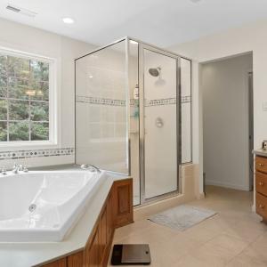 Second floor Primary suite-huge jetted tub