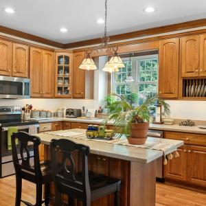 Kitchen island