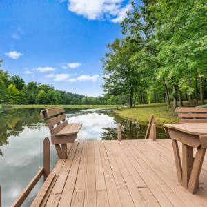 dock with seating
