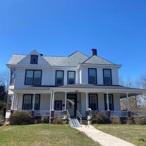 Photo #2 of 210 COLLEGE AVE, Blackstone, VA 0.7 acres