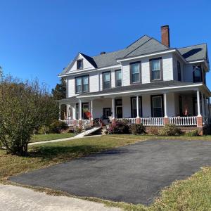 Photo #3 of 210 COLLEGE AVE, Blackstone, VA 0.7 acres