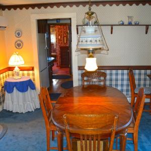 Breakfast Room
