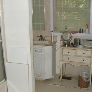 Full bath on first level
