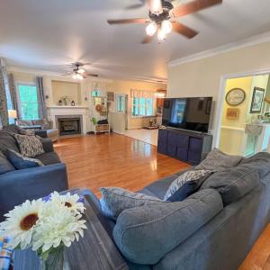 Photo #5 of 215 Beachcliff Road, Blackstone, VA 1.3 acres