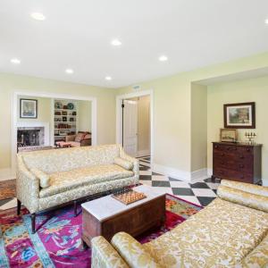 Middle Room