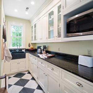 Butler's pantry
