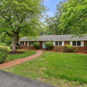 Photo #3 of 8911 Deekens Street, Amelia Court House, VA 1.0 acres