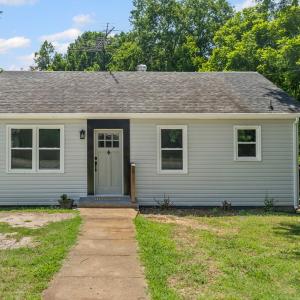 Photo #2 of 607 Longwood Avenue, Farmville, VA 0.4 acres