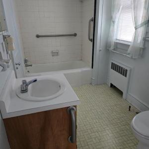 Photo #5 of 204 Fayette Street, Farmville, VA