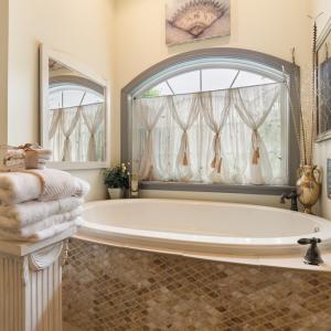 Photo #27 of 574 Old Kings Rd, Drakes Branch, VA 105.3 acres