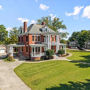 Photo #2 of 200 OLIVER AVE, Crewe, VA 0.7 acres