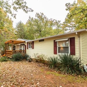 Photo #4 of 301 Log Cabin Rd, Appomattox, VA 1.0 acres