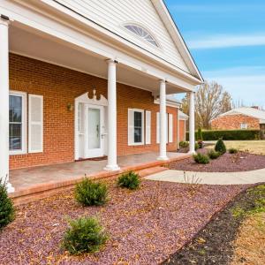 Photo #5 of 308 Dana Dr, Farmville, VA 0.9 acres