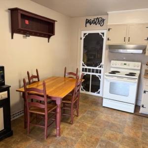 Photo #5 of 1605 Cumberland Road, Farmville, VA 0.7 acres