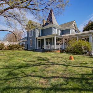 Photo #2 of 401 King Street, Keysville, VA 0.4 acres
