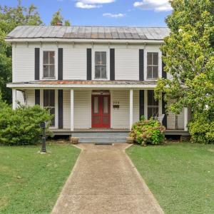 Photo #2 of 304 West Sycamore Street, Chase City, VA 0.3 acres