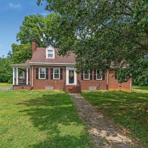 Photo #2 of 1900 9th St, Victoria, VA 1.3 acres