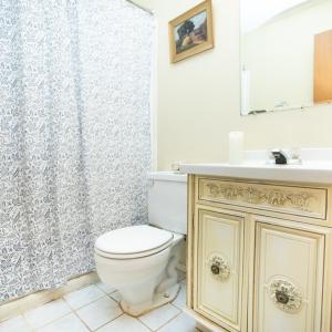 Full Hall Bath