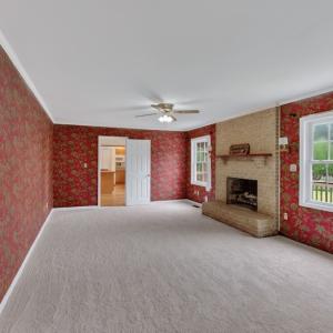 Den/Sitting Room