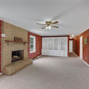 Den/Sitting Room