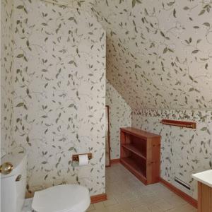 2nd Floor Bathroom 2