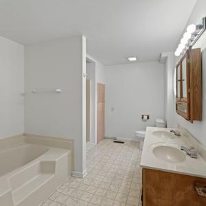 Primary Ensuite Bathroom