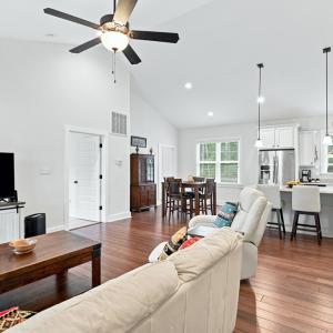 Photo #11 of 302 Thomas Circle, Farmville, VA 0.5 acres