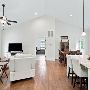 Photo #12 of 302 Thomas Circle, Farmville, VA 0.5 acres