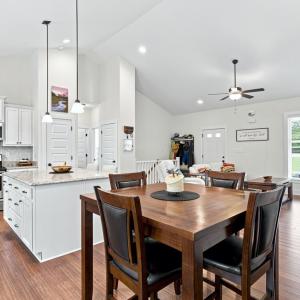 Photo #5 of 302 Thomas Circle, Farmville, VA 0.5 acres