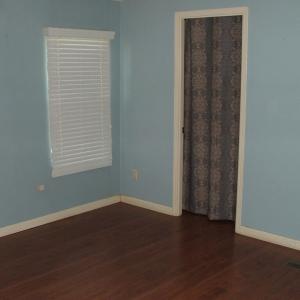 Master bedroom w/walk-in closet