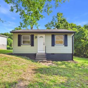 Photo #3 of 604 Grace St, Farmville, VA 0.1 acres