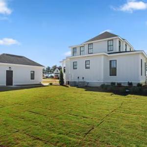 Large Rear Yard