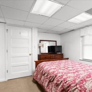 Bedroom 7 - Basement, Bedroom 7 is part of Suite 2.