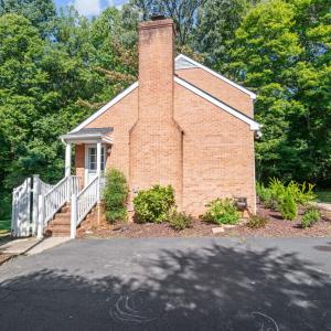 Photo #5 of 1710 PRICE DR, Farmville, VA 1.2 acres