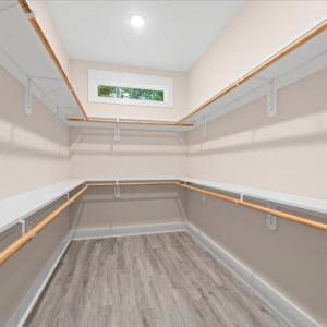 Walk in Closet