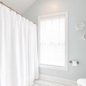 Separate Shower room