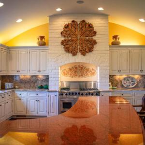 Spacious eat in kitchen with barrel ceiling