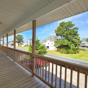 Front deck with a view off of hallway