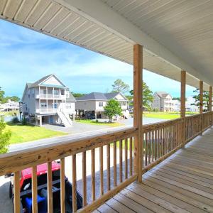 Front deck with a view off of hallway