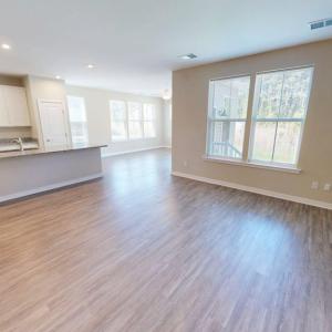 LIving/Kitchen