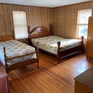 2nd floor bedroom