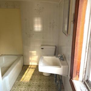 2nd floor bath