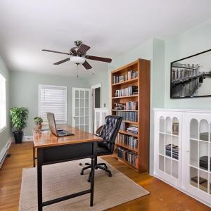 virtual staged office/flex room