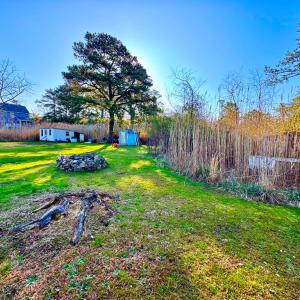 Photo #5 of 8108 BAILEYS LN, CHINCOTEAGUE, VA 0.8 acres